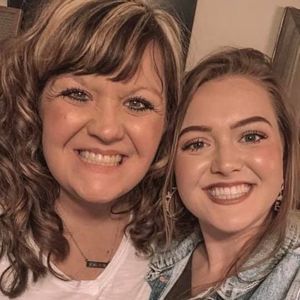 Meet your Posher, Mary lea